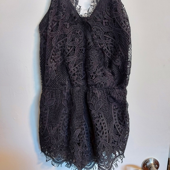 🌱 Cute Black Lace Romper - Picture 3 of 5